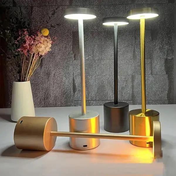 Luminária de Led Mendoza com Acendimento ao toque - Cazehn [Do Moderno ao Clássico]