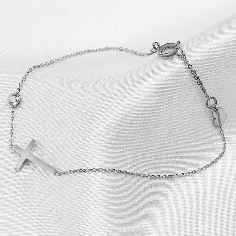Pulseira Cruz com Zircônia - Vitta™- [Delicadeza que Transforma]