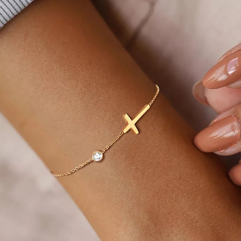 Pulseira Cruz com Zircônia - Vitta™- [Delicadeza que Transforma]